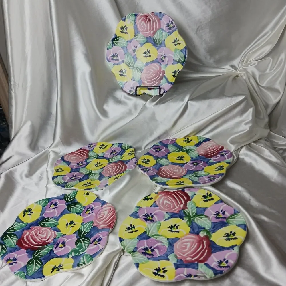 VINTAGE HAND PAINTED SCALLOPED EDGE MADE IN ITALY 8 1/2''  PLATE LOT OF 5 (FAIR)